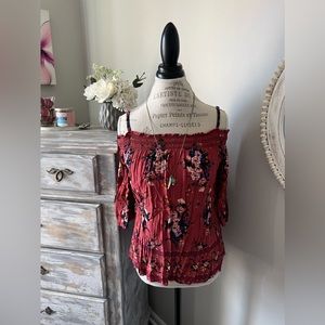 ❤️ EUC Off The Shoulder Top